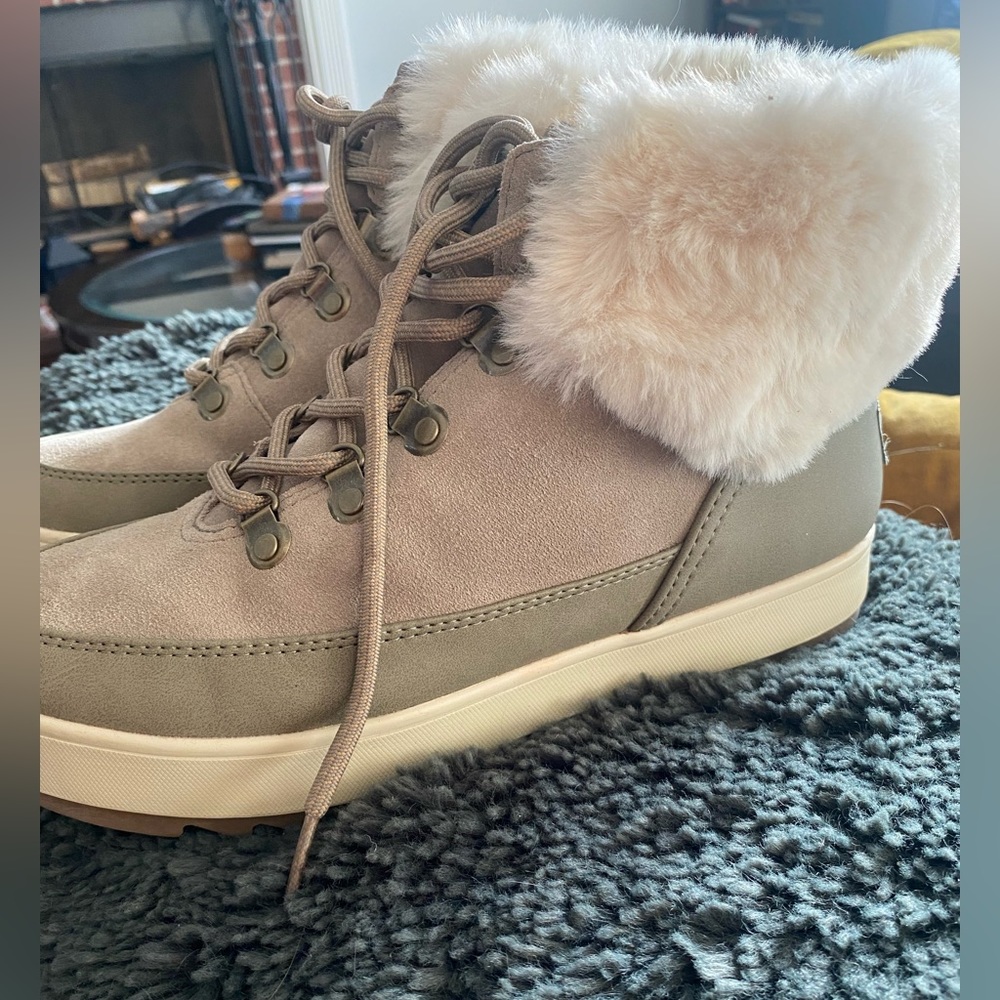 Kookaburra by Ugg - Tynlee in grey Size 9